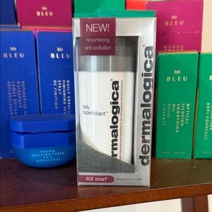 Dermalogica Daily Superfoliant with Black and White Design